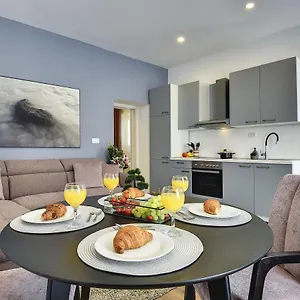 Apartamento D&a Luxury With Free Parking, PUY