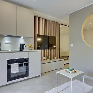 Delux Aron With Free Parking Apartman