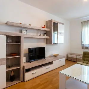 Anna With Free Private Parking Apartman