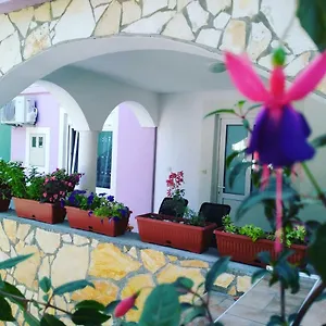 Ema & Sea Apartment's With Free Private Parking Apartman